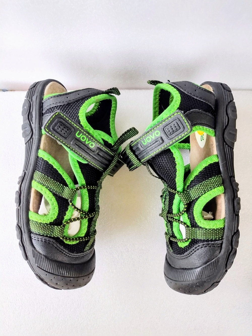 UOVO Kids Summer Water Sandals in black and green, Size 12 (30)